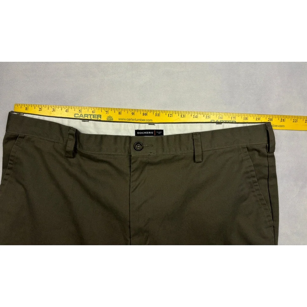 Dockers Classic Fit Mens Chino Pants Olive Green 40x30 Flat Front‎ Trousers